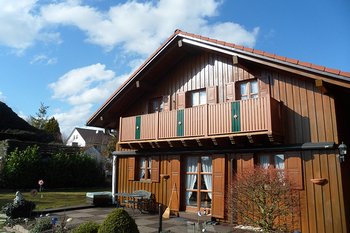 Alubalkone - Holzstruktur in Brauntöne - BZT Design